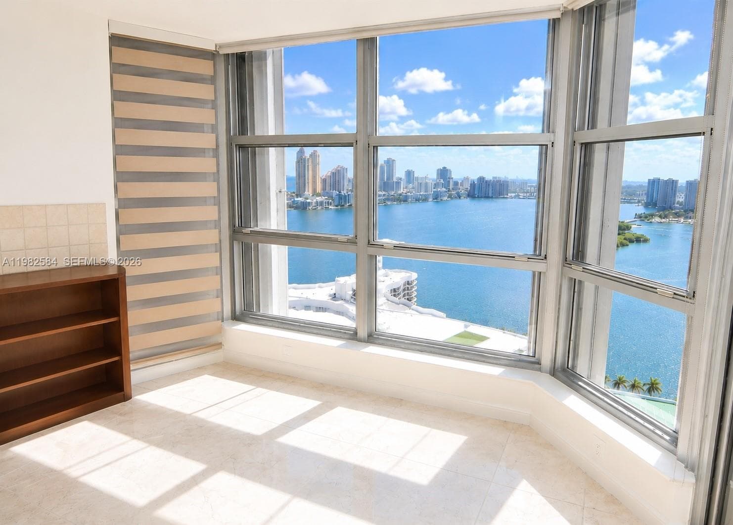 3500 Mystic Pointe Dr # 3701, Aventura FL 33180 — 4