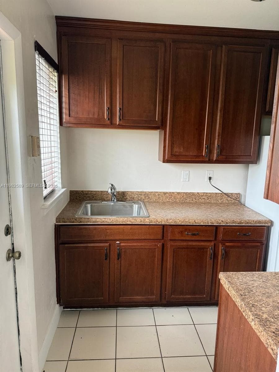 1015 NE 112th St, Biscayne Park FL 33161 — 22