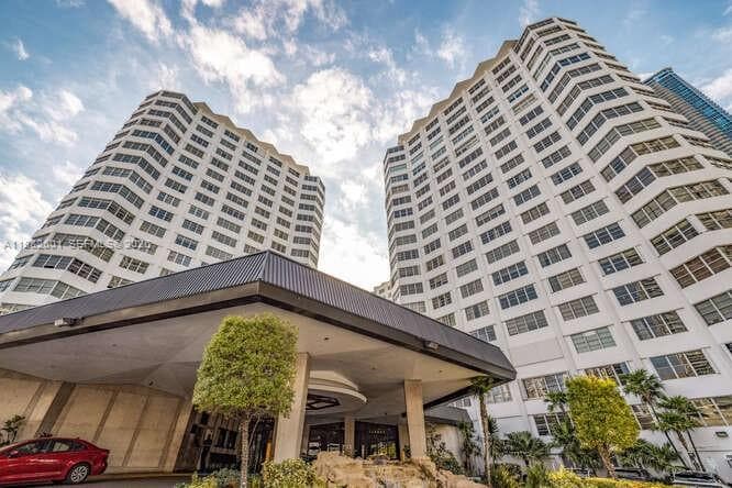 801 Brickell Bay Dr # 1262, Miami FL 33131 — 13