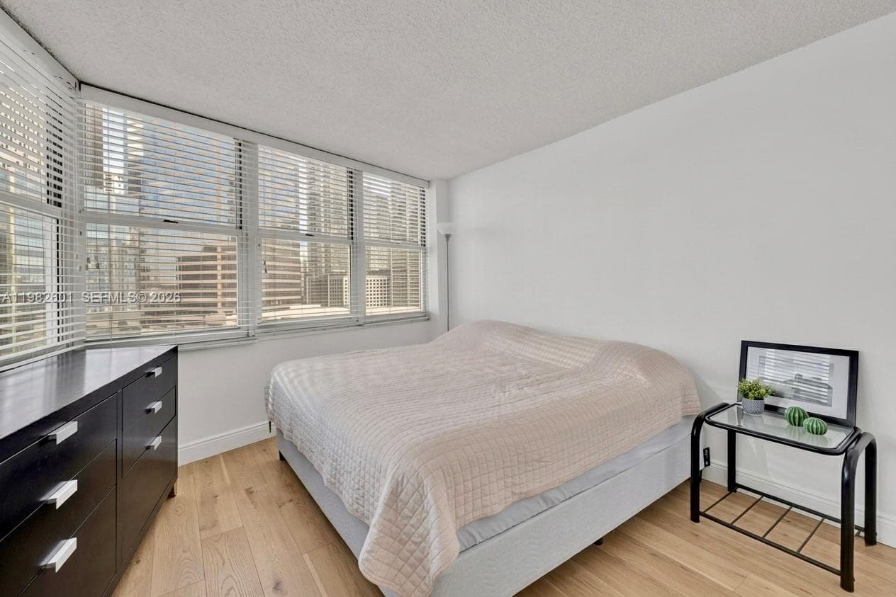 801 Brickell Bay Dr # 1262, Miami FL 33131 — 10