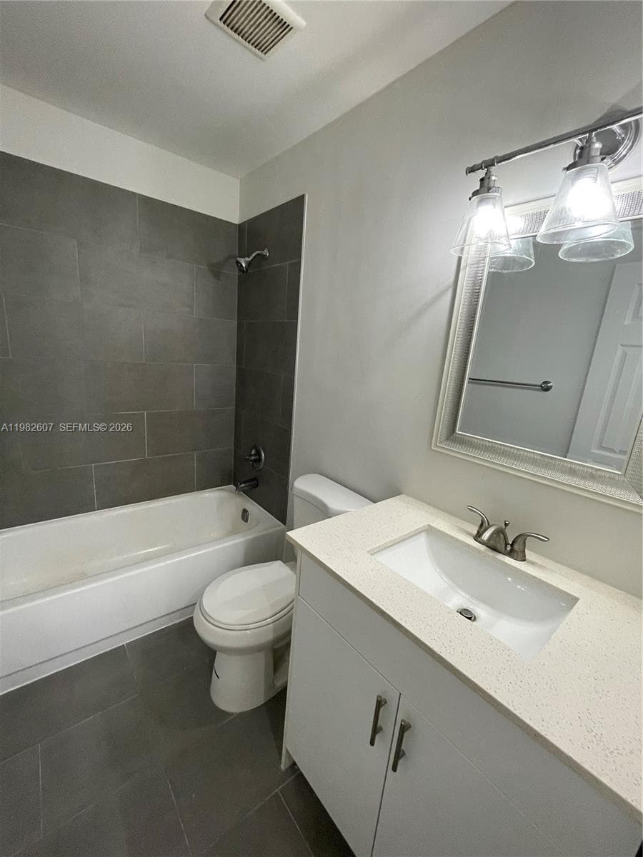 365 NE 125th St # 409, North Miami FL 33161 — 13