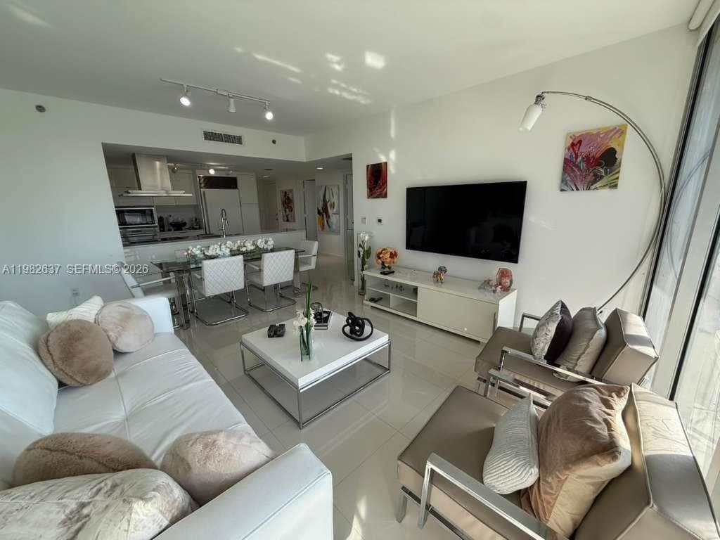 495 Brickell Ave # 511, Miami FL 33131 — 6