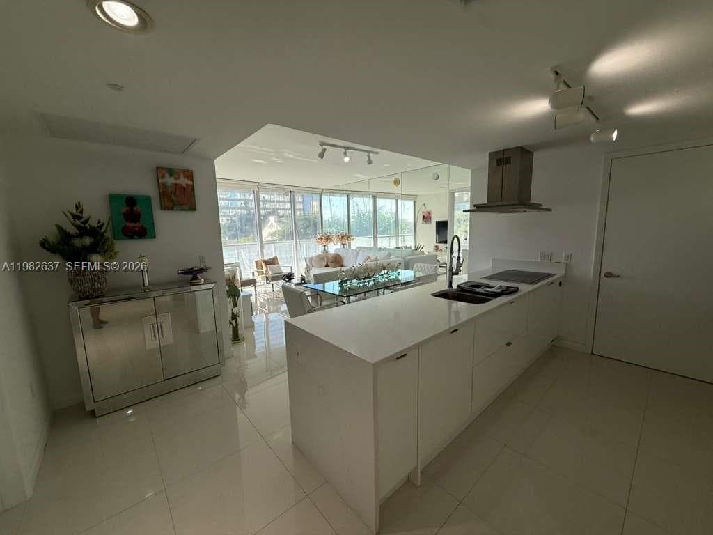 495 Brickell Ave # 511, Miami FL 33131 — 16