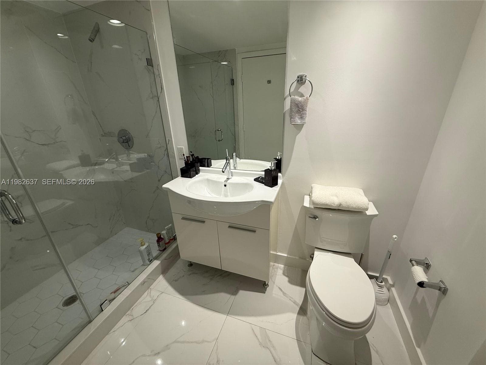 495 Brickell Ave # 511, Miami FL 33131 — 22