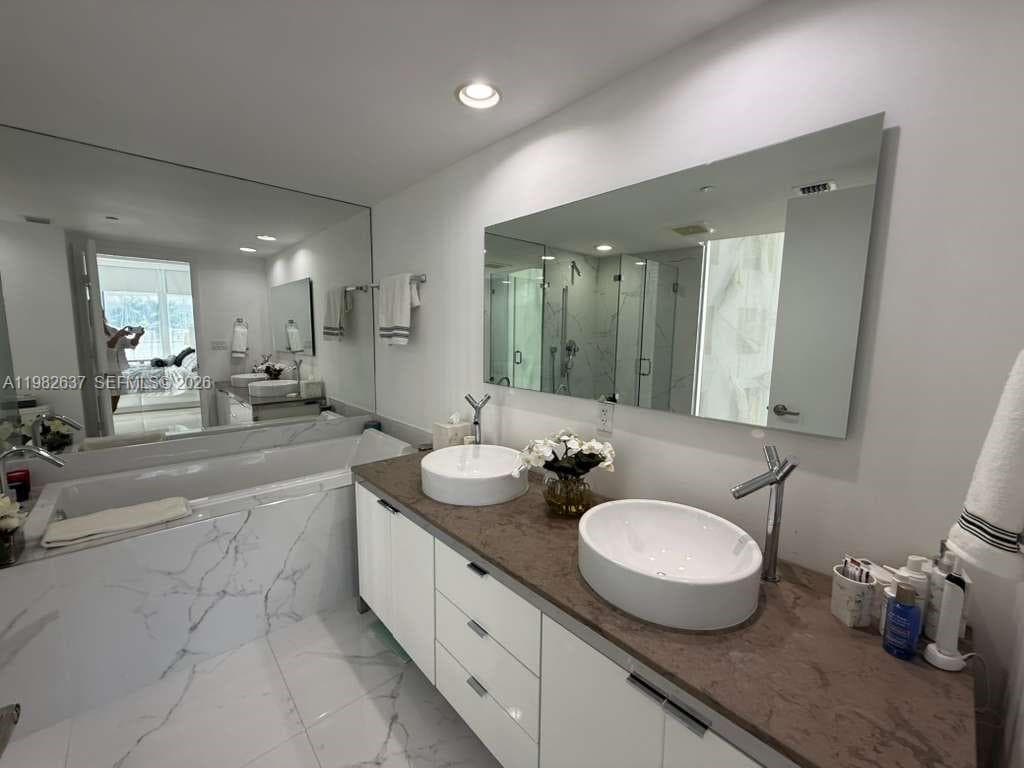 495 Brickell Ave # 511, Miami FL 33131 — 15