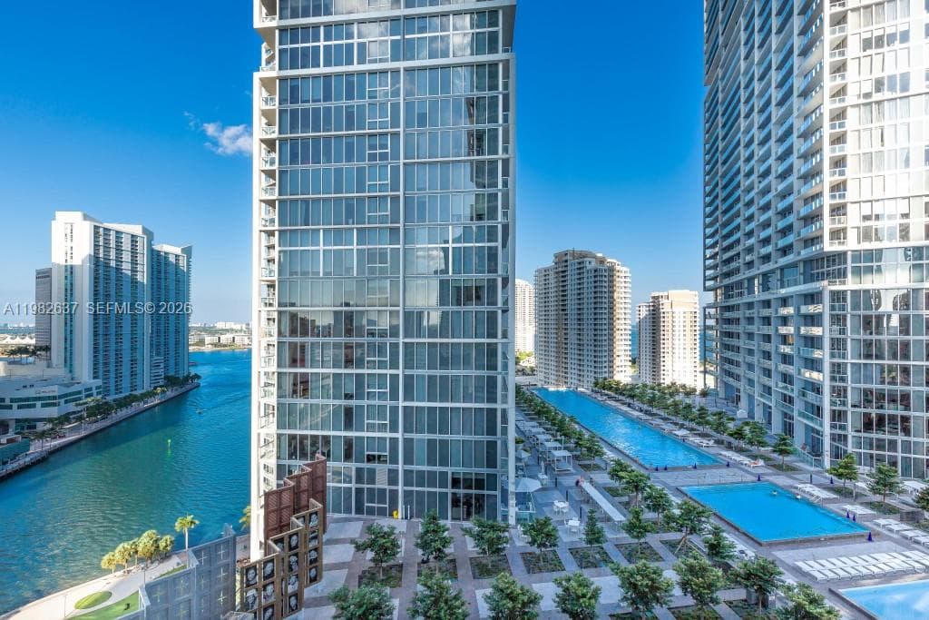 495 Brickell Ave # 511, Miami FL 33131 — 29