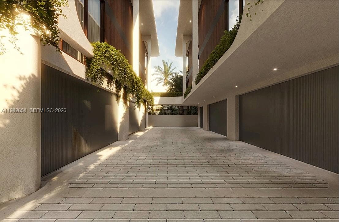 5215 Biscayne Blvd, Miami FL 33137 — 33