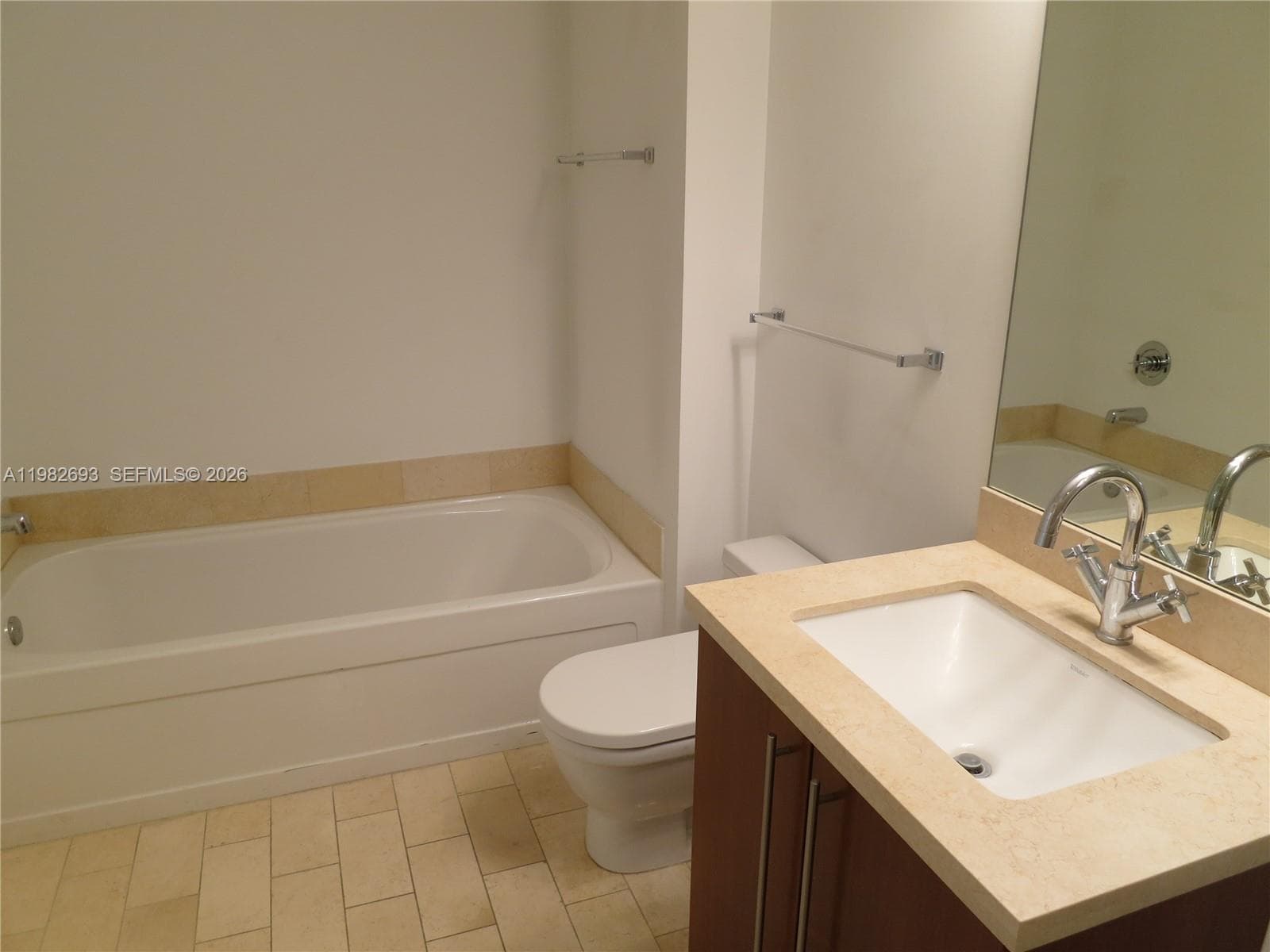 1111 SW 1 AV, Miami FL 33130 — 17