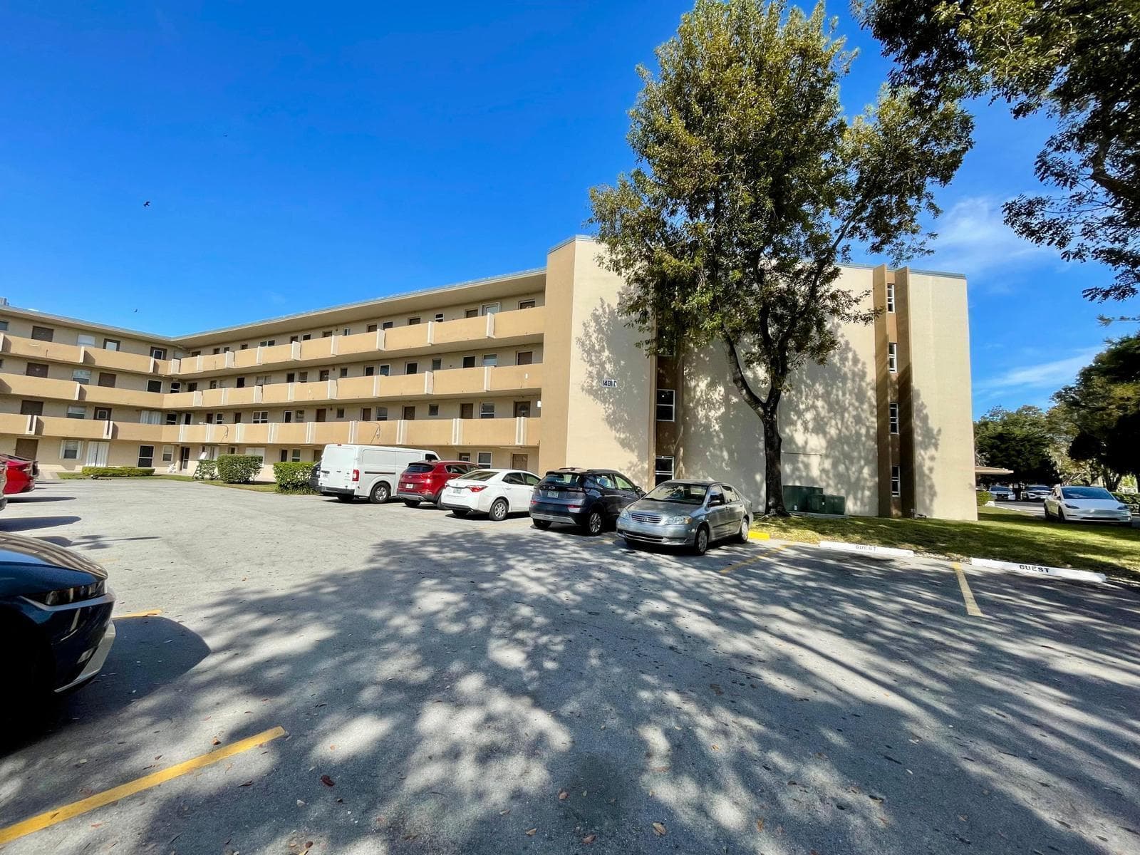 1401 NE 191st Street, Miami FL 33179 — 23