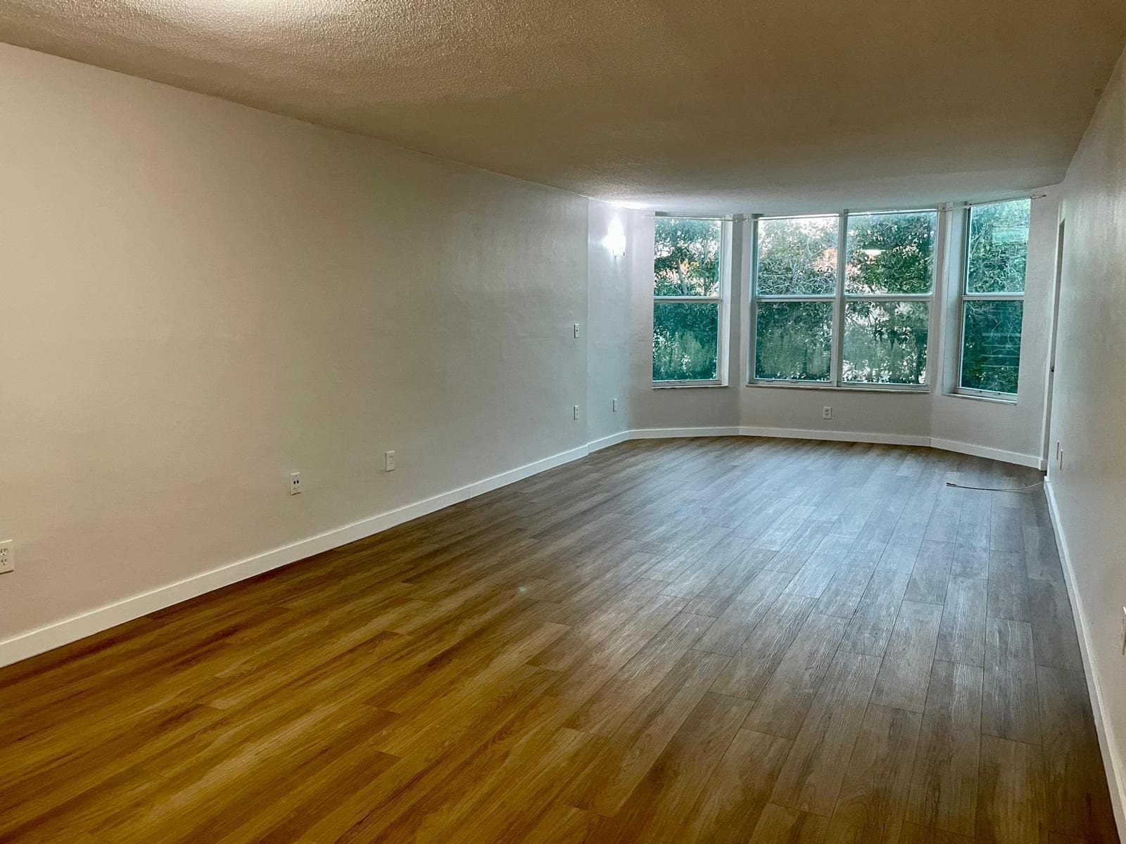 1401 NE 191st Street, Miami FL 33179 — 2