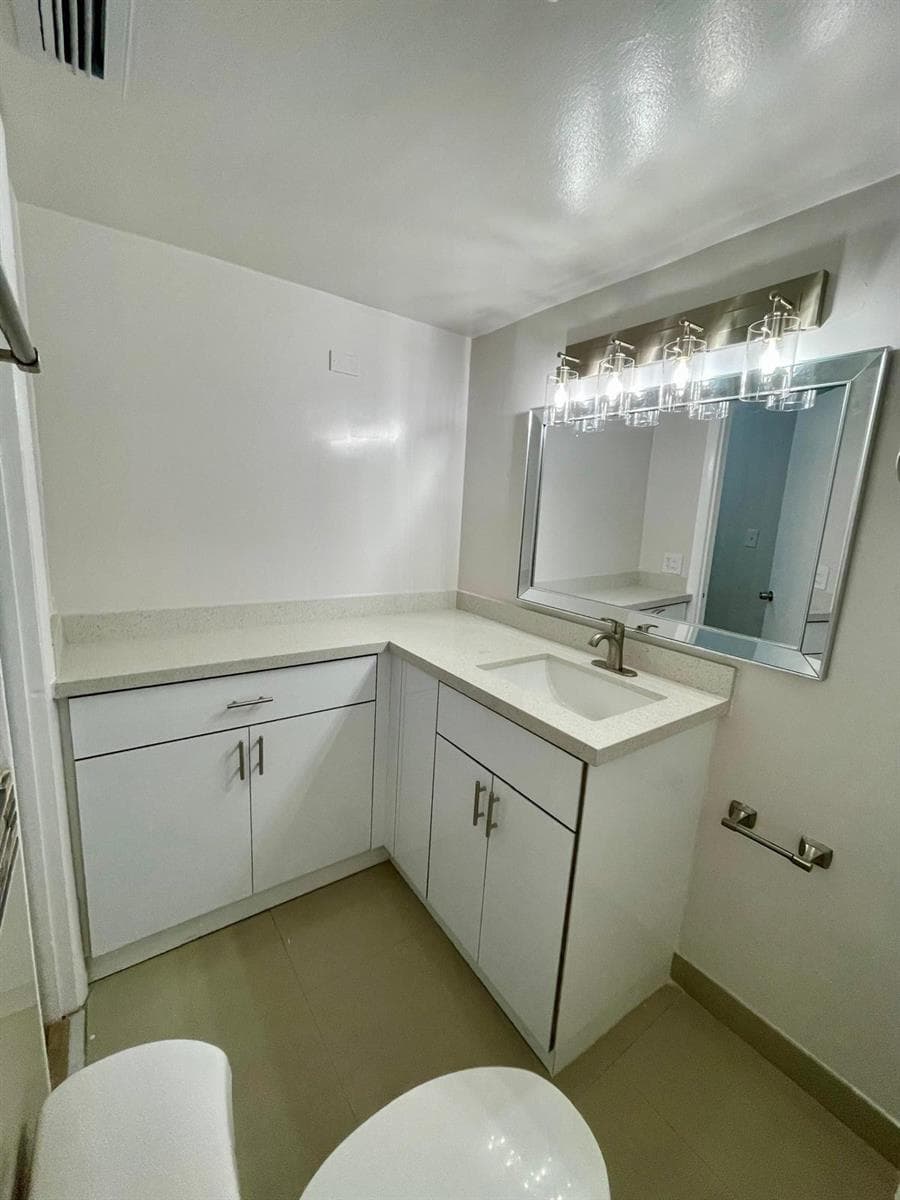 1401 NE 191st Street, Miami FL 33179 — 16