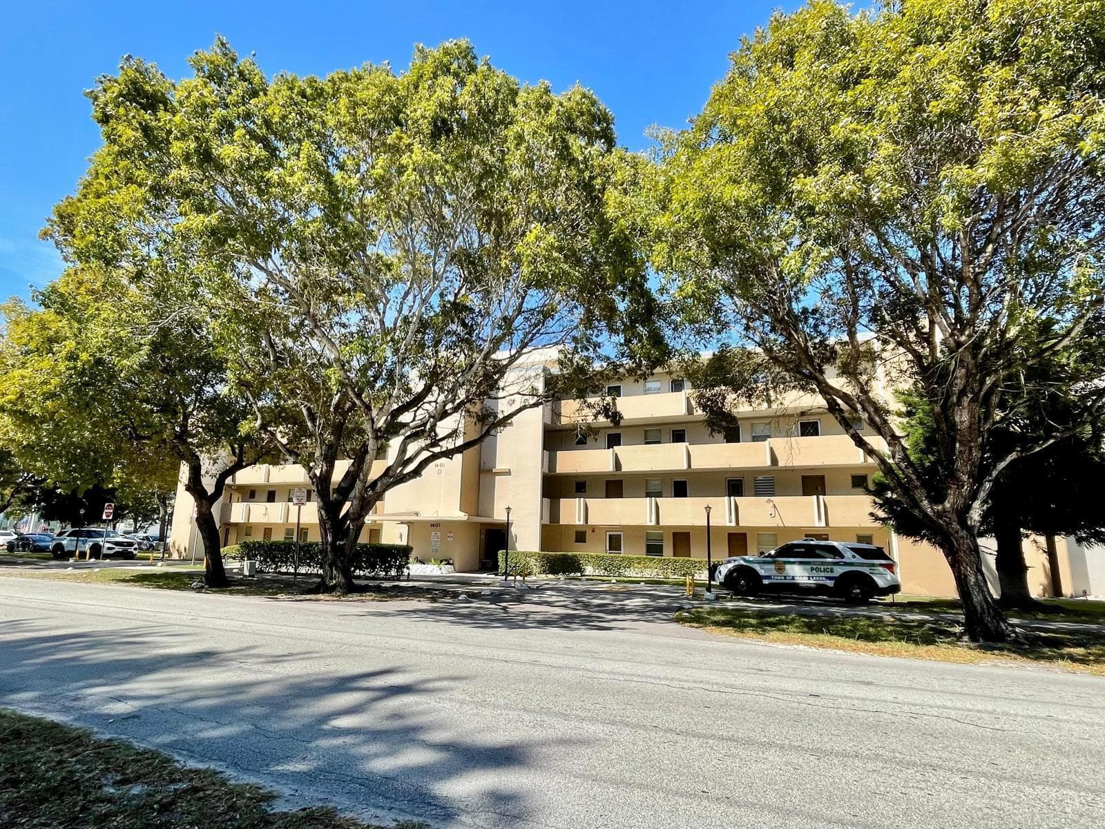 1401 NE 191st Street, Miami FL 33179 — 20
