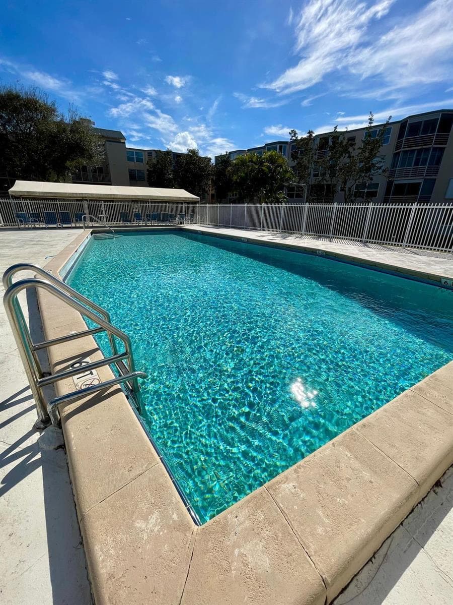 1401 NE 191st Street, Miami FL 33179 — 29