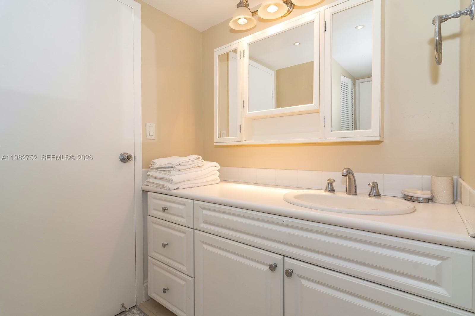 2333 Brickell Ave # 1710, Miami FL 33129 — 17