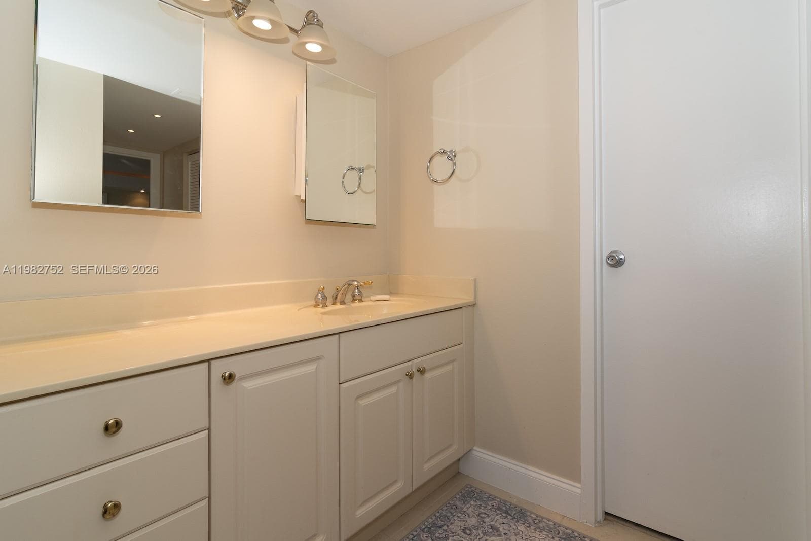 2333 Brickell Ave # 1710, Miami FL 33129 — 30