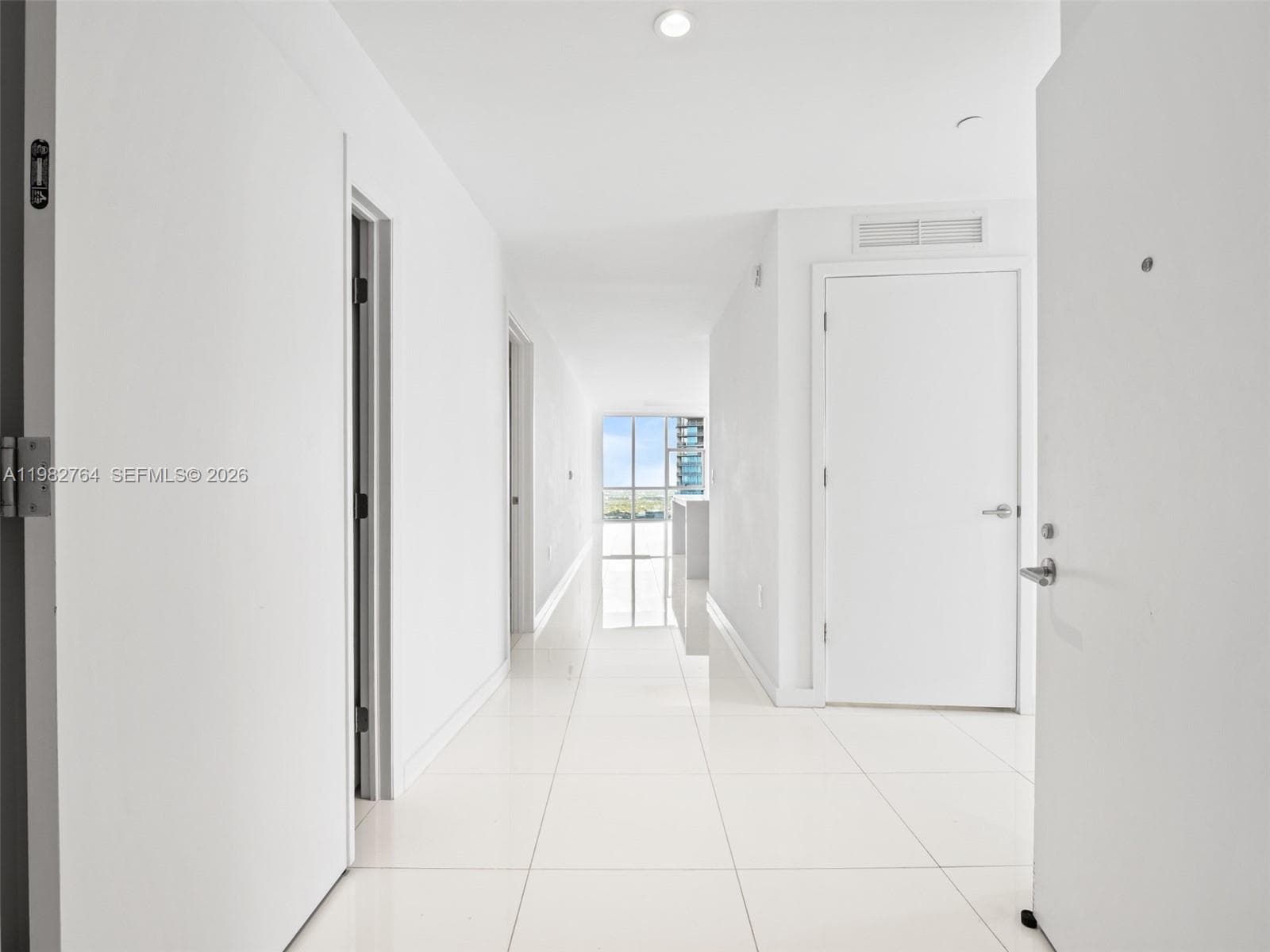 851 NE 1st Ave # 4801, Miami FL 33132 — 13