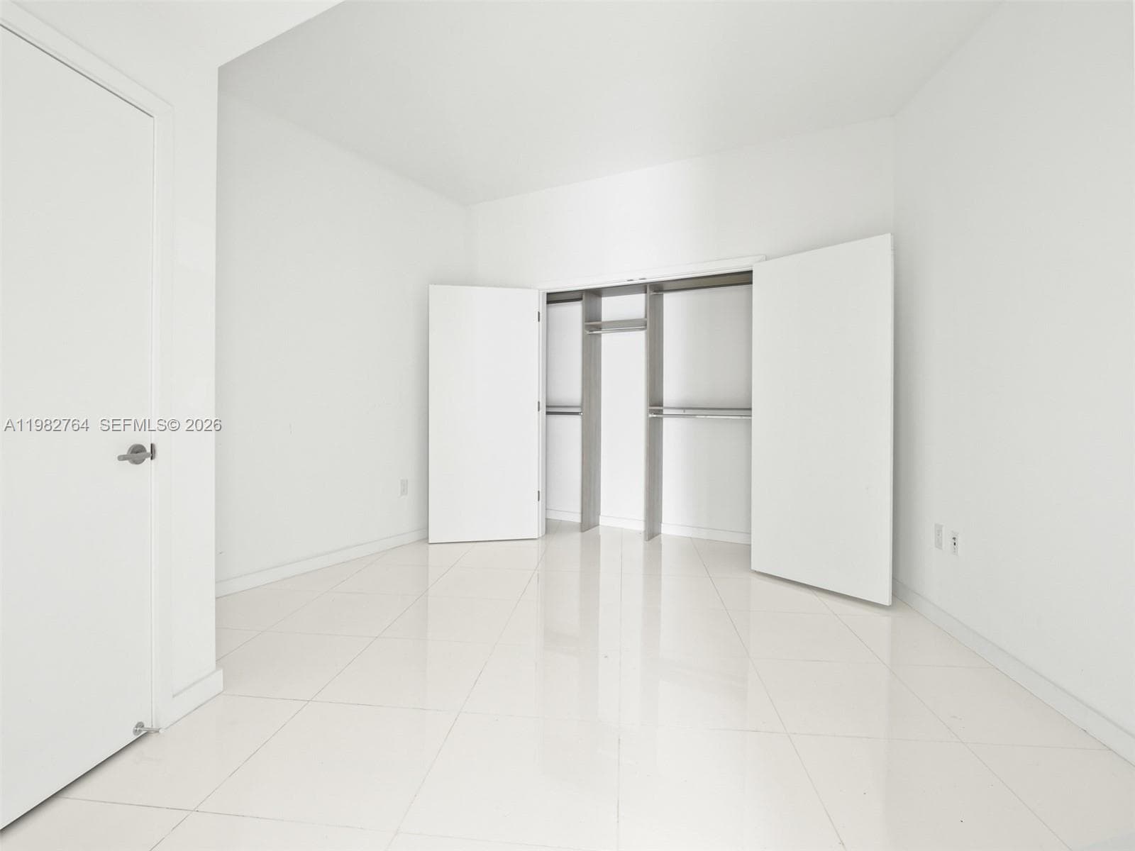 851 NE 1st Ave # 4801, Miami FL 33132 — 35