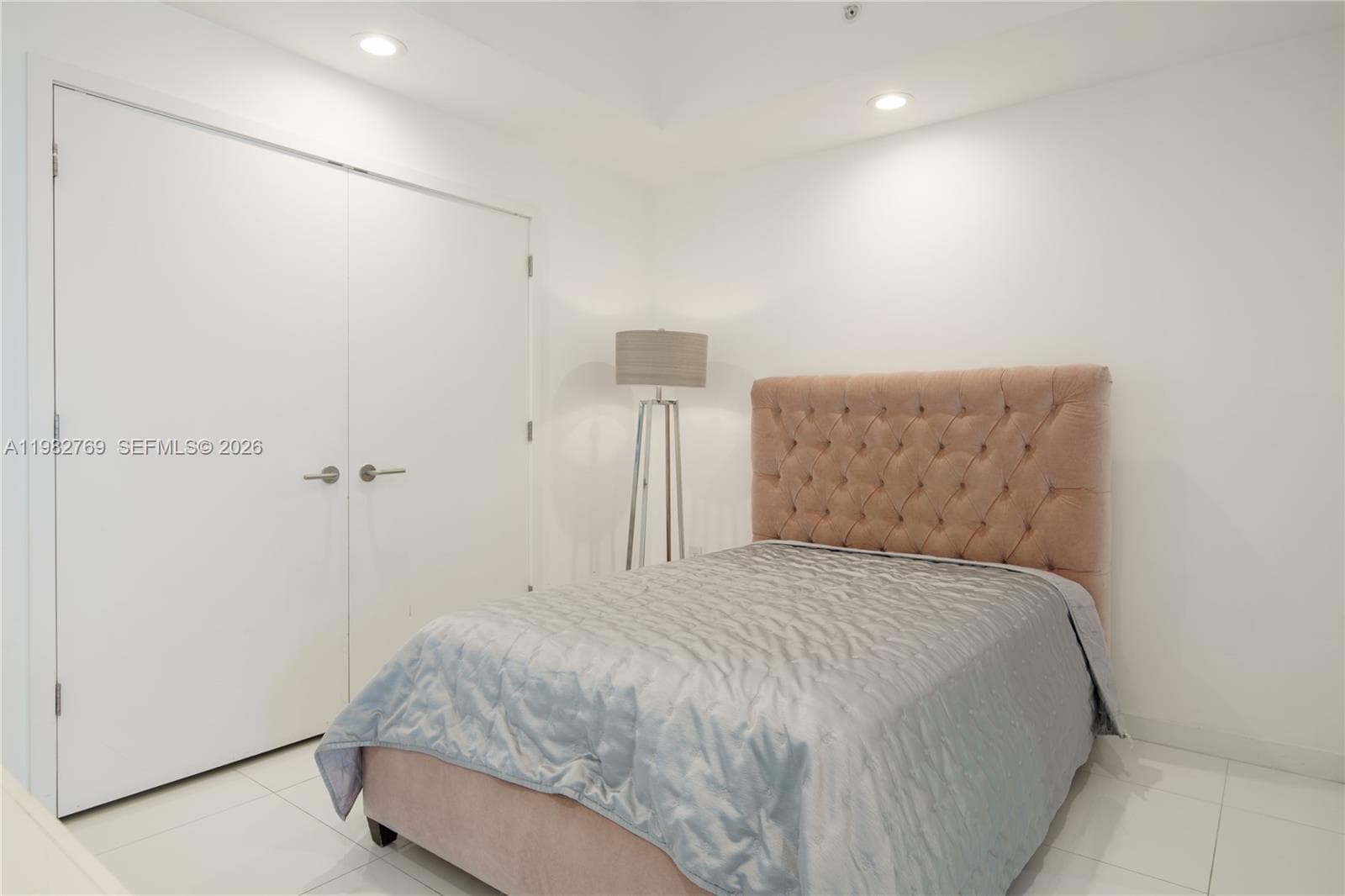 851 NE 1st Ave # 4406, Miami FL 33132 — 26