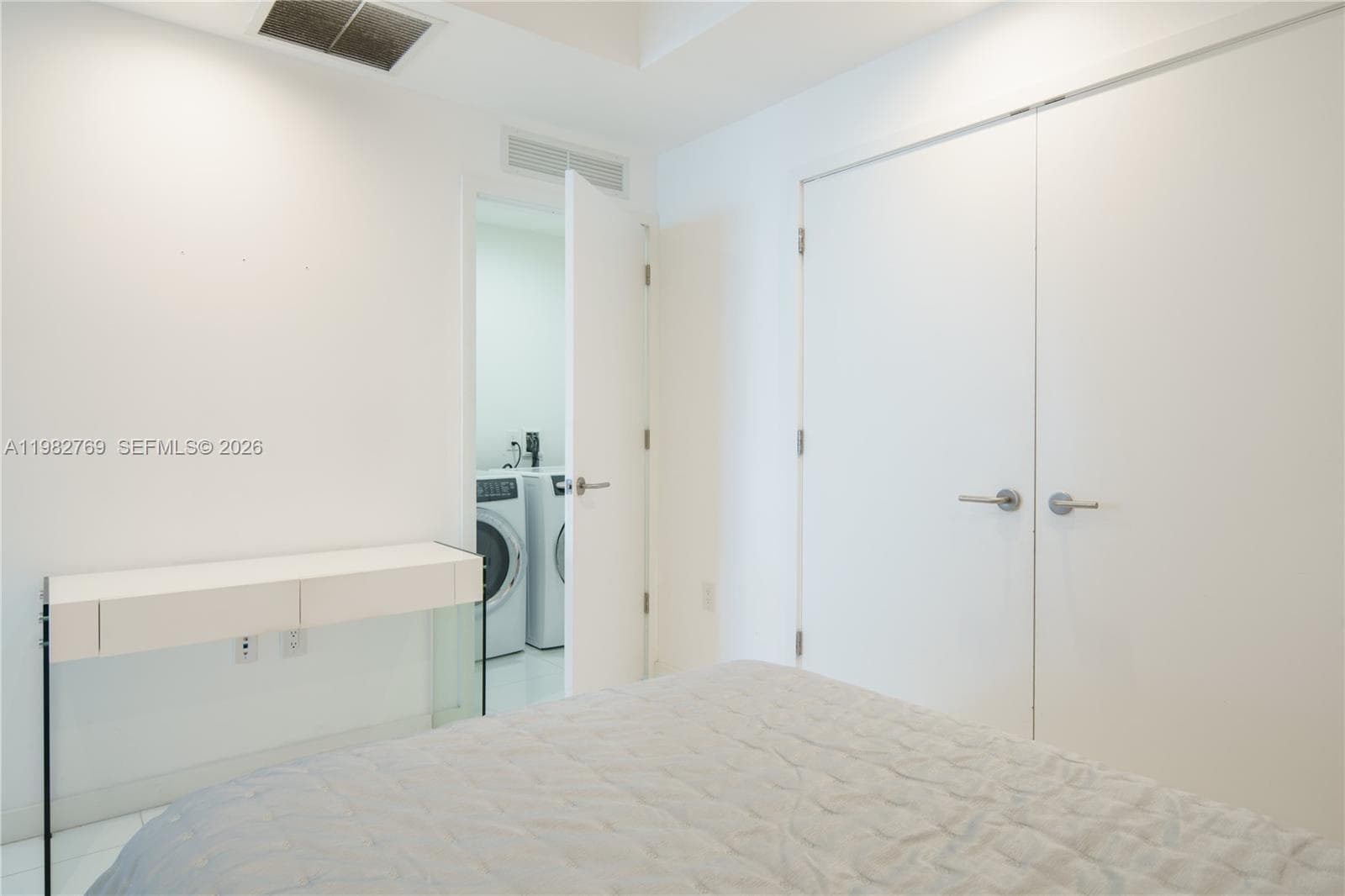 851 NE 1st Ave # 4406, Miami FL 33132 — 28