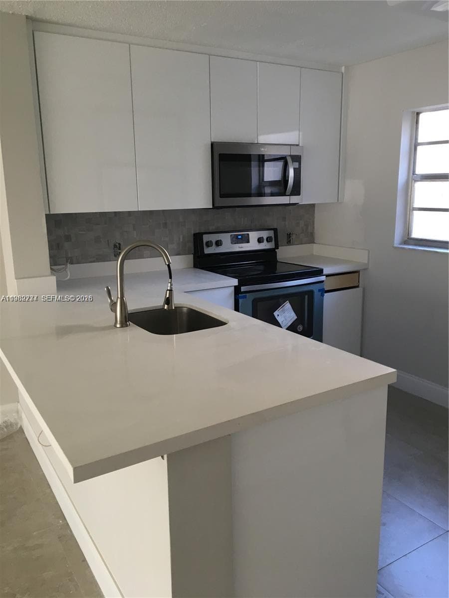 7765 SW 86th St # 208, Miami FL 33143 — 2