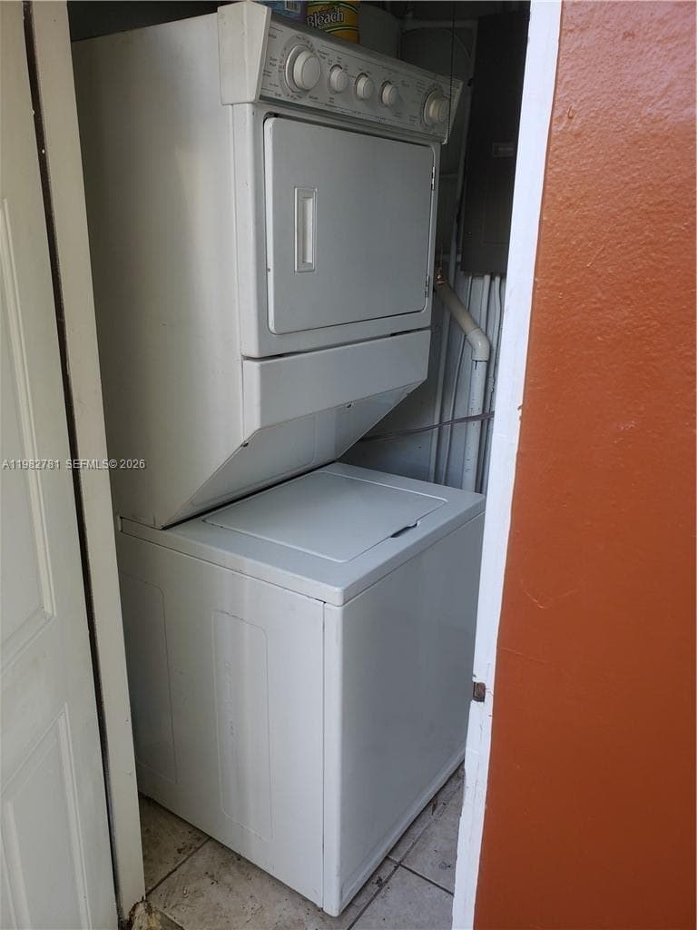 11970 NW 10th Ave, North Miami FL 33168 — 6
