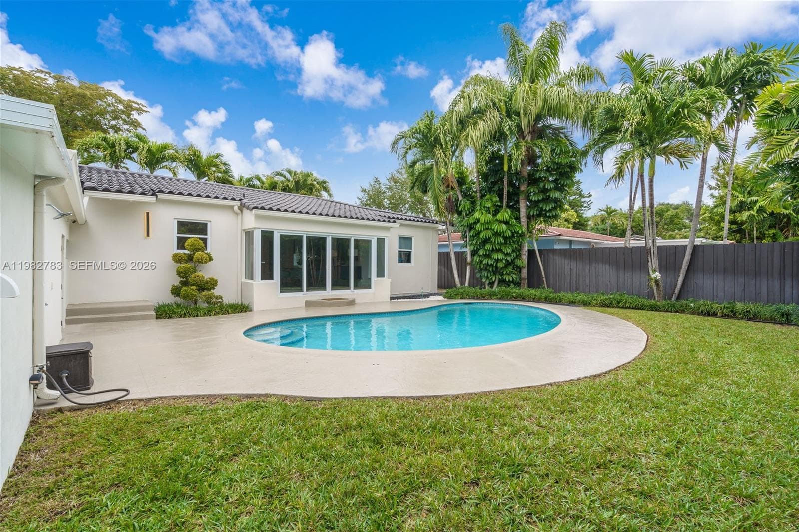 500 NE 51st St, Miami FL 33137 — 33