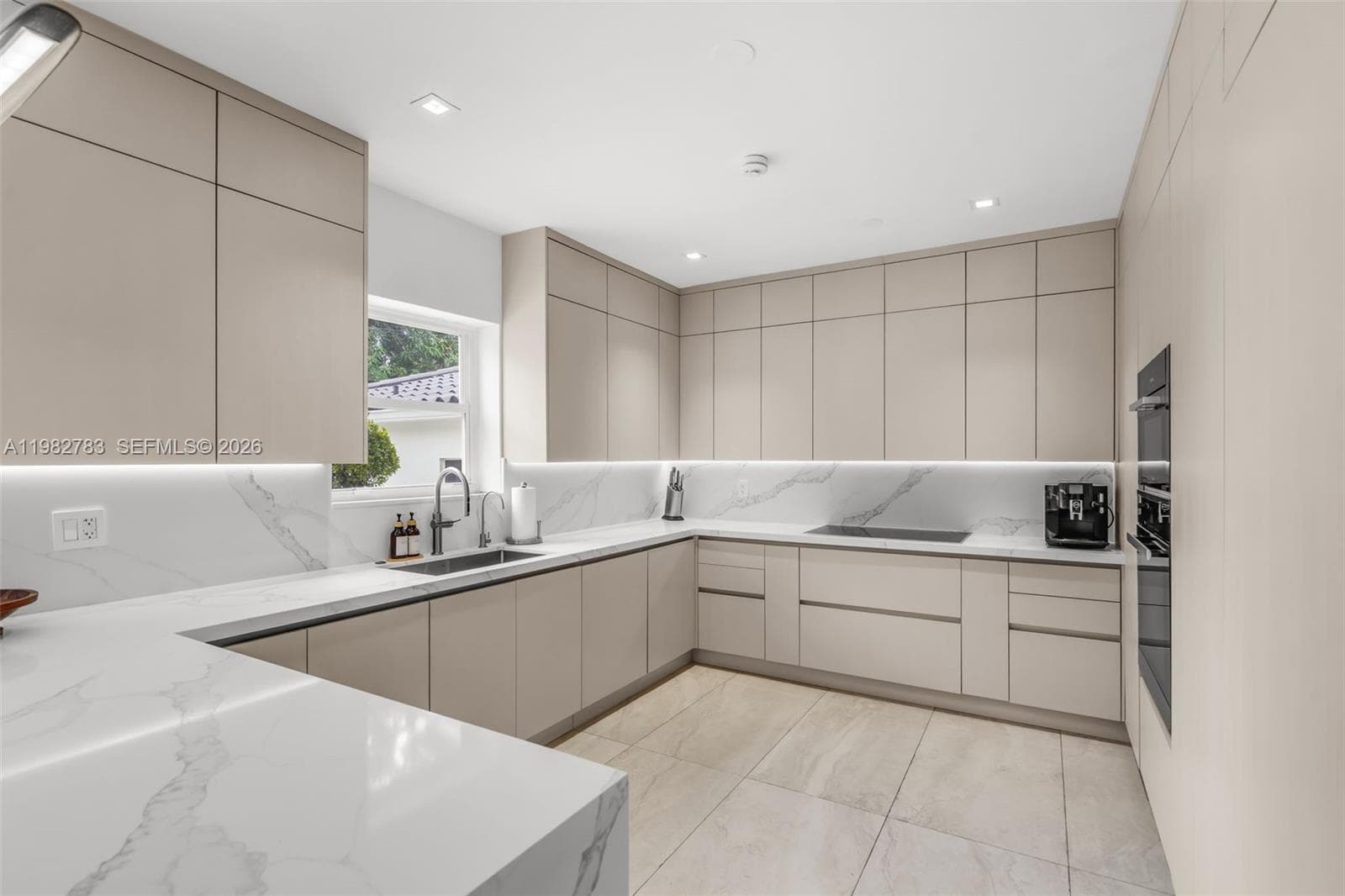 500 NE 51st St, Miami FL 33137 — 15