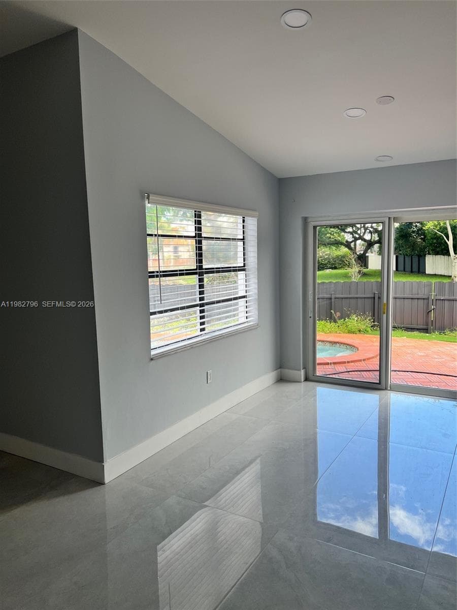 Tamiami Lakes Sec 7, Miami, FL — 4