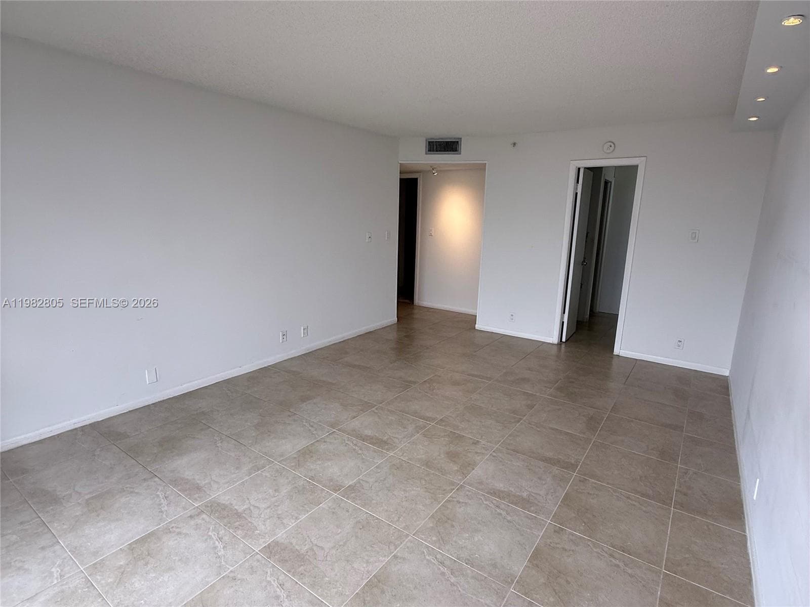 4000 Towerside Ter # 1401, Miami FL 33138 — 19