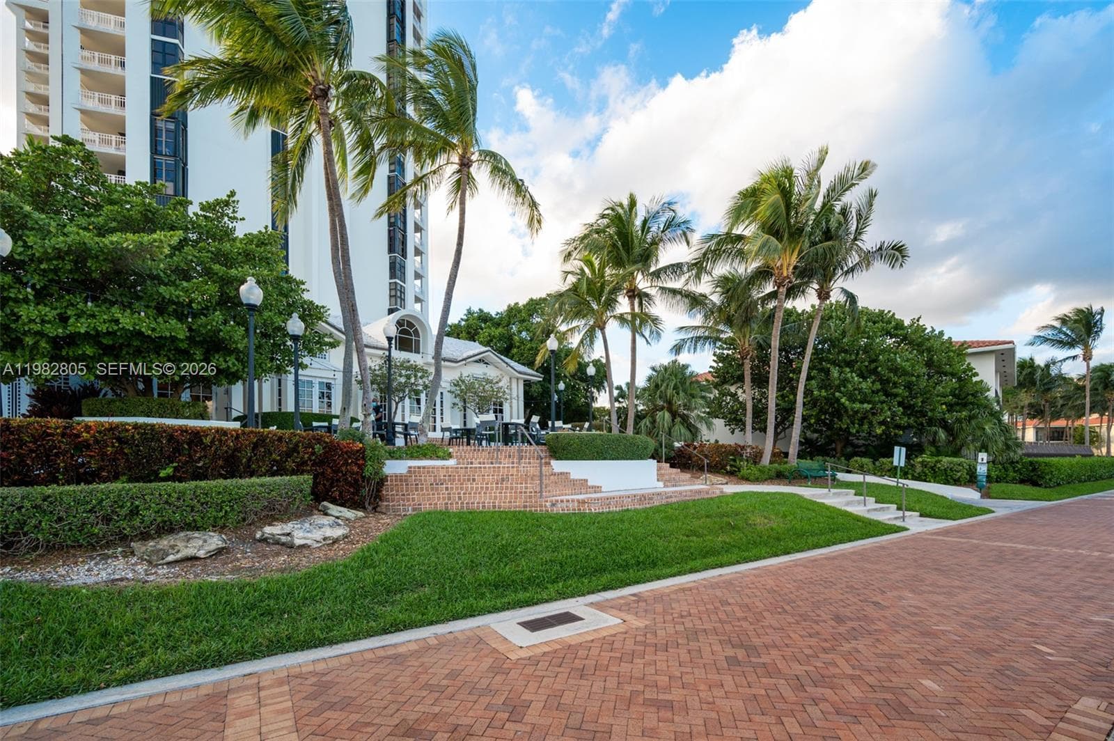4000 Towerside Ter # 1401, Miami FL 33138 — 60