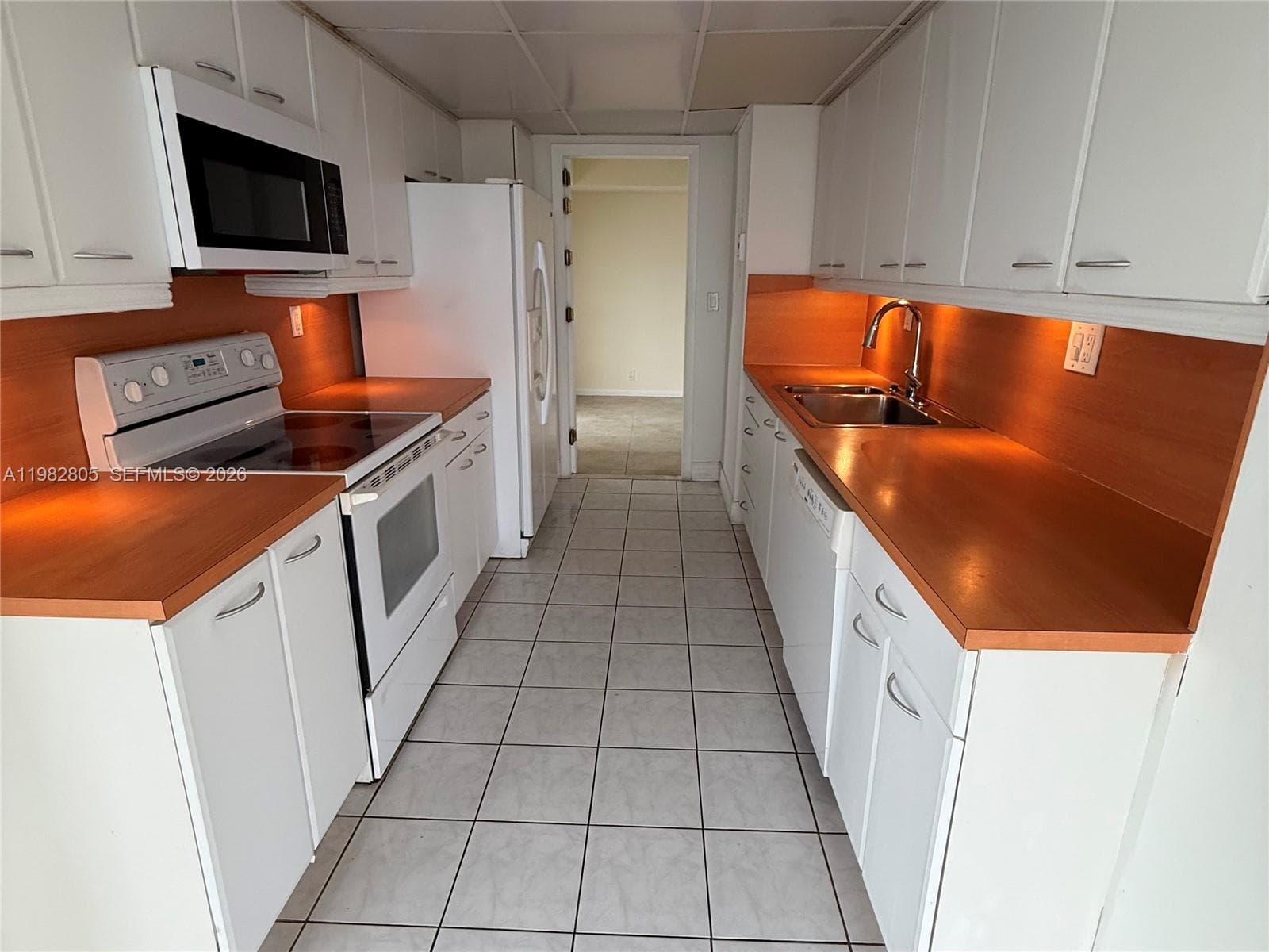 4000 Towerside Ter # 1401, Miami FL 33138 — 8