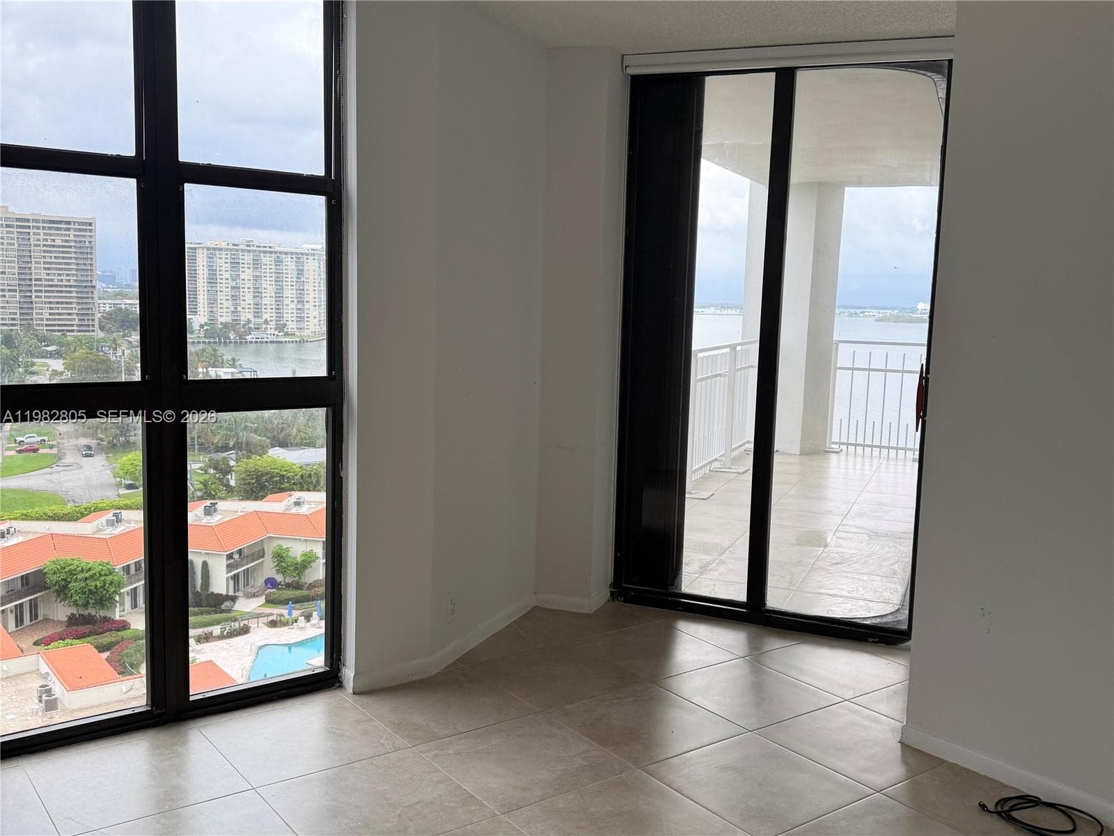 4000 Towerside Ter # 1401, Miami FL 33138 — 21