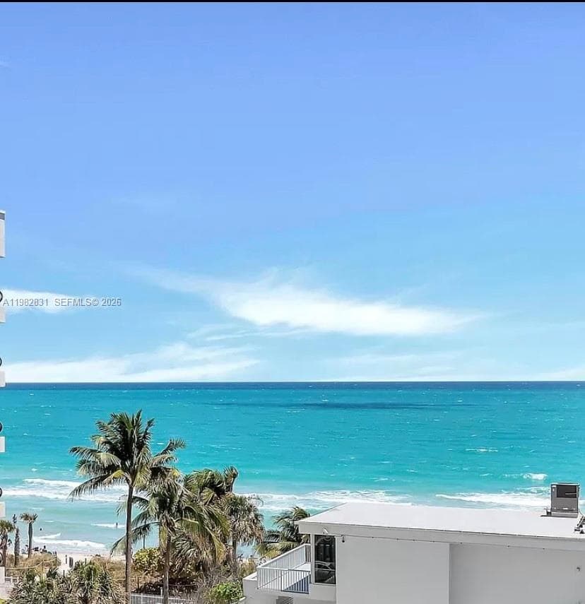 5401 Collins Ave # 411, Miami Beach FL 33140 — 2