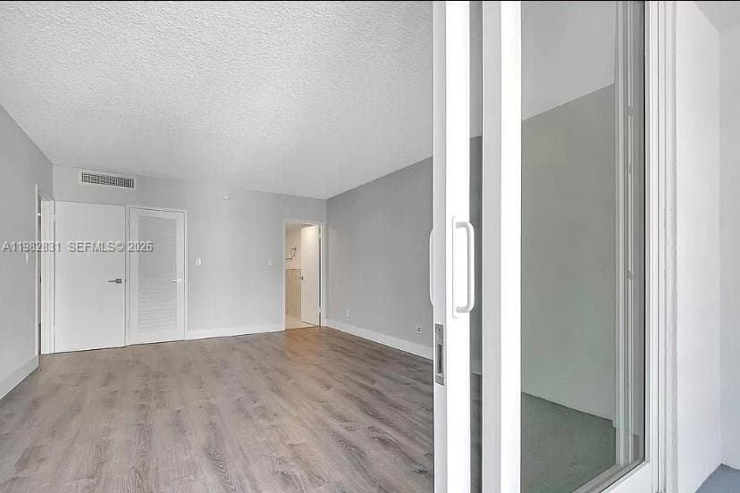5401 Collins Ave # 411, Miami Beach FL 33140 — 6