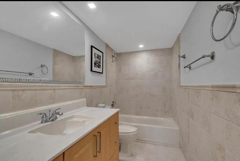 5401 Collins Ave # 411, Miami Beach FL 33140 — 12