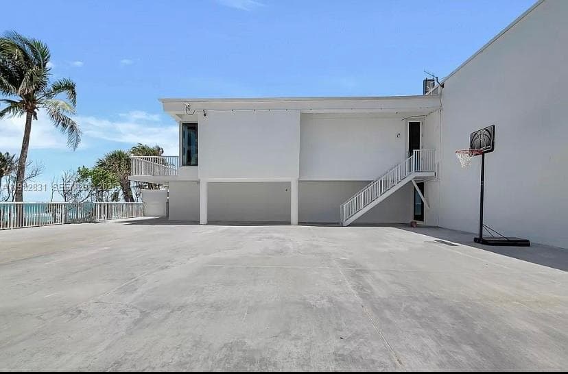 5401 Collins Ave # 411, Miami Beach FL 33140 — 26