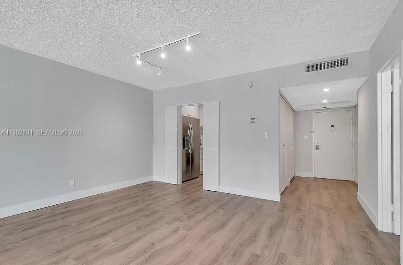 5401 Collins Ave # 411, Miami Beach FL 33140 — 7