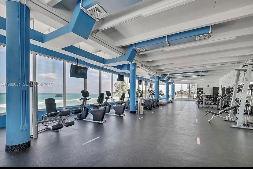 5401 Collins Ave # 411, Miami Beach FL 33140 — 32