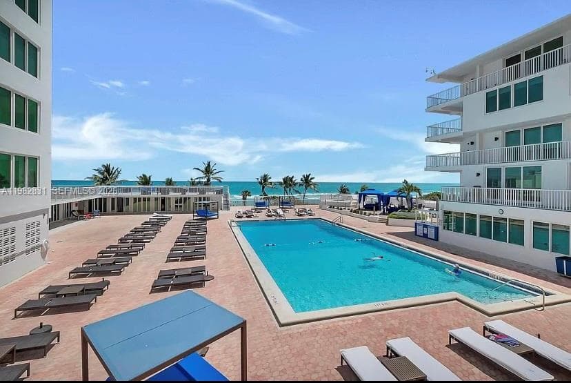 5401 Collins Ave # 411, Miami Beach FL 33140 — 28