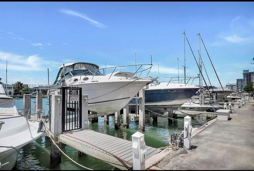 5401 Collins Ave # 411, Miami Beach FL 33140 — 20