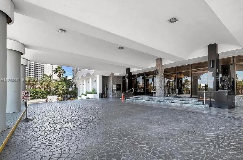 5401 Collins Ave # 411, Miami Beach FL 33140 — 33