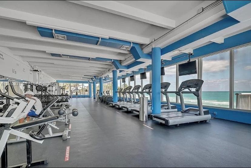 5401 Collins Ave # 411, Miami Beach FL 33140 — 31