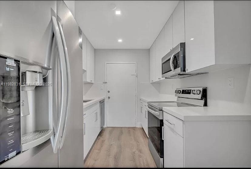 5401 Collins Ave # 411, Miami Beach FL 33140 — 4