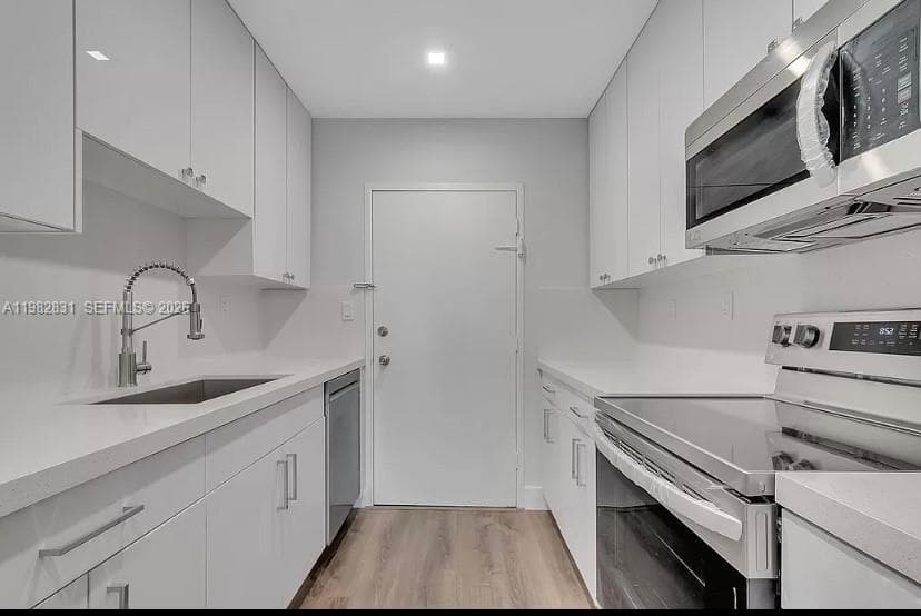 5401 Collins Ave # 411, Miami Beach FL 33140 — 8