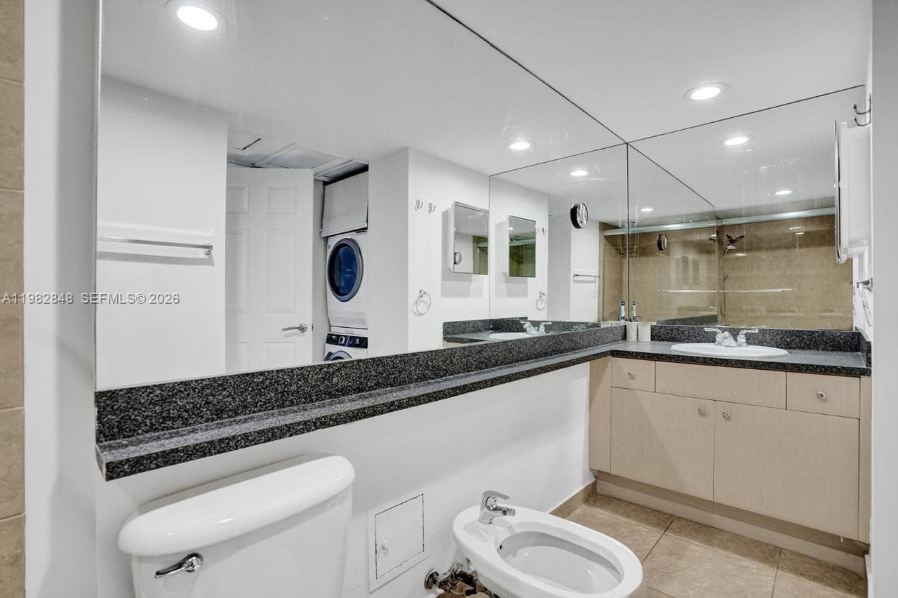 5600 Collins Ave # 5R, Miami Beach FL 33140 — 23
