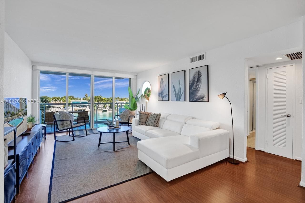 5600 Collins Ave # 5R, Miami Beach FL 33140 — 12