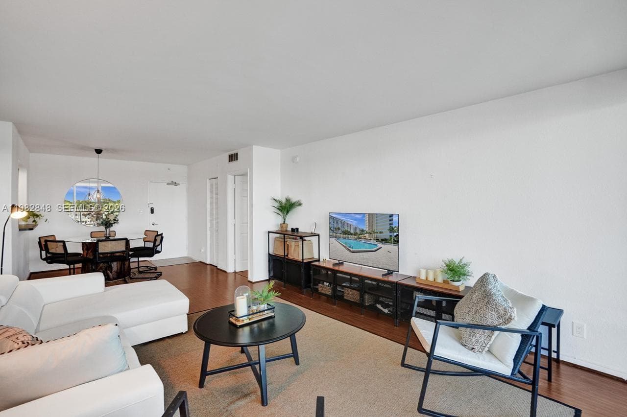 5600 Collins Ave # 5R, Miami Beach FL 33140 — 8