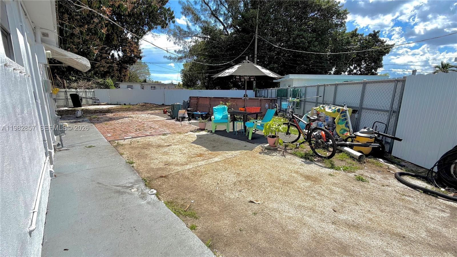 250 E 60th St, Hialeah FL 33013 — 28