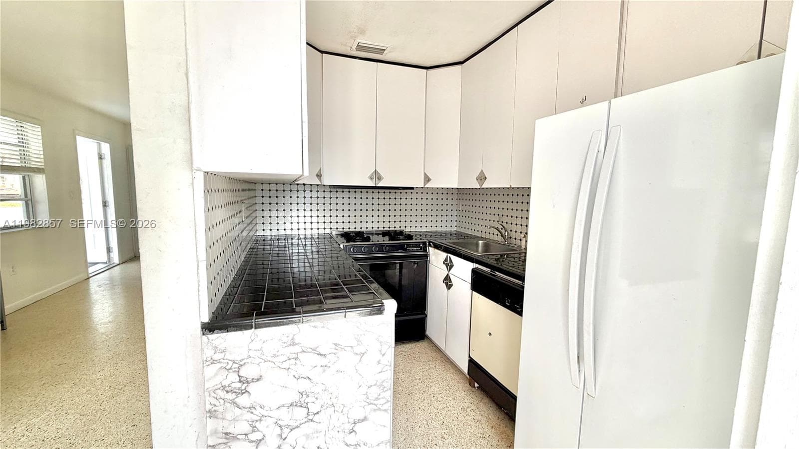 250 E 60th St, Hialeah FL 33013 — 11