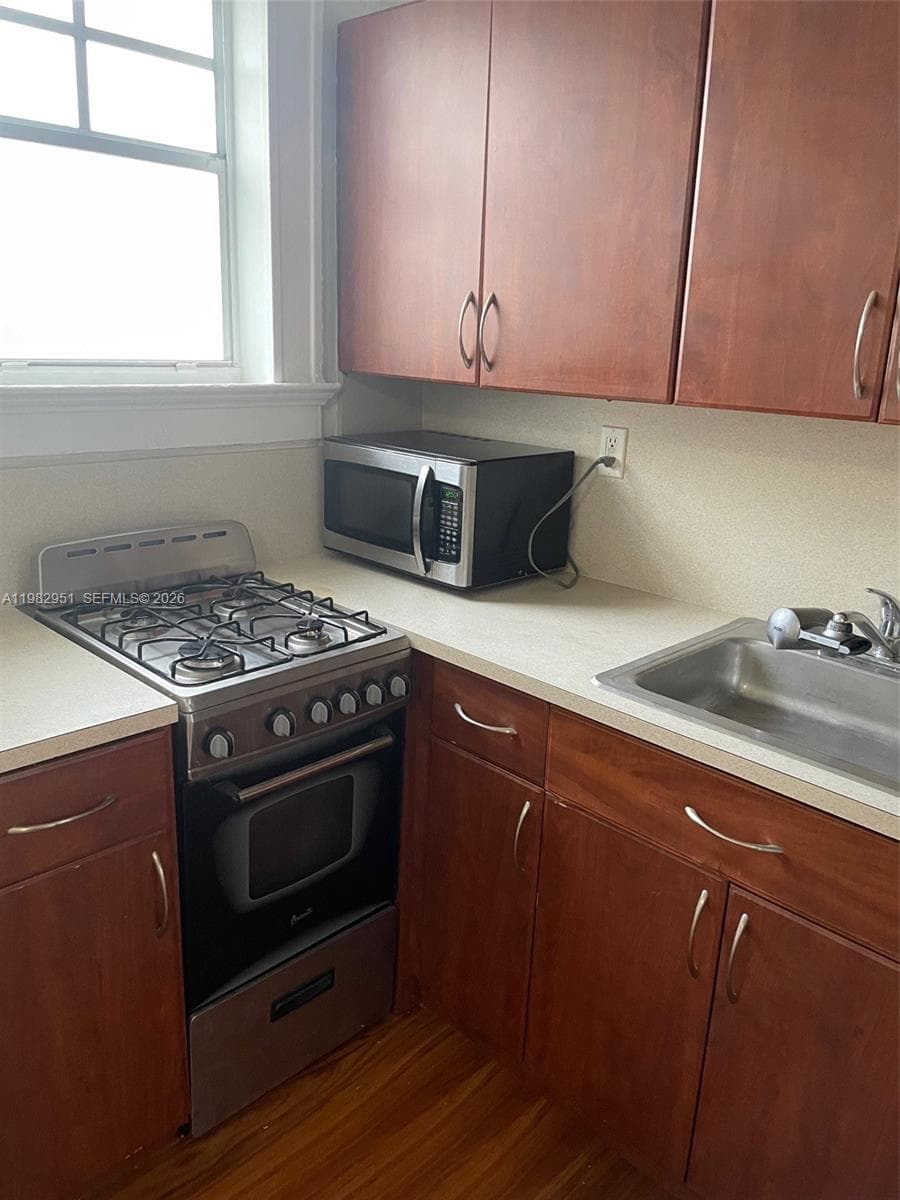 1611 Michigan Ave # 15, Miami Beach FL 33139 — 5